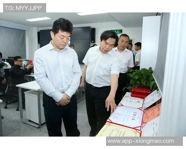 媒体人认为小杨应坚持演艺道路不必急于发展联盟从小角色做起更有前途