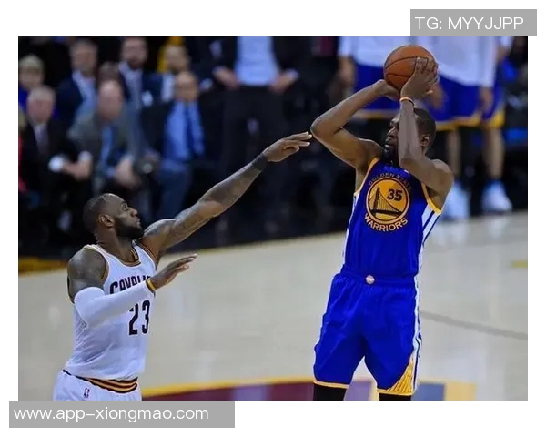 KD本赛季场均上场时间达到369分钟排名联盟第三仅次于马克西和阿门 KD本赛季场均上场时间达到369分钟排名联盟第三仅次于马克西和阿门