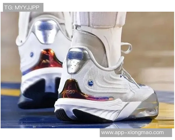 库里积极联系各方寻求好鞋期待一场穿三双不同鞋的精彩比赛